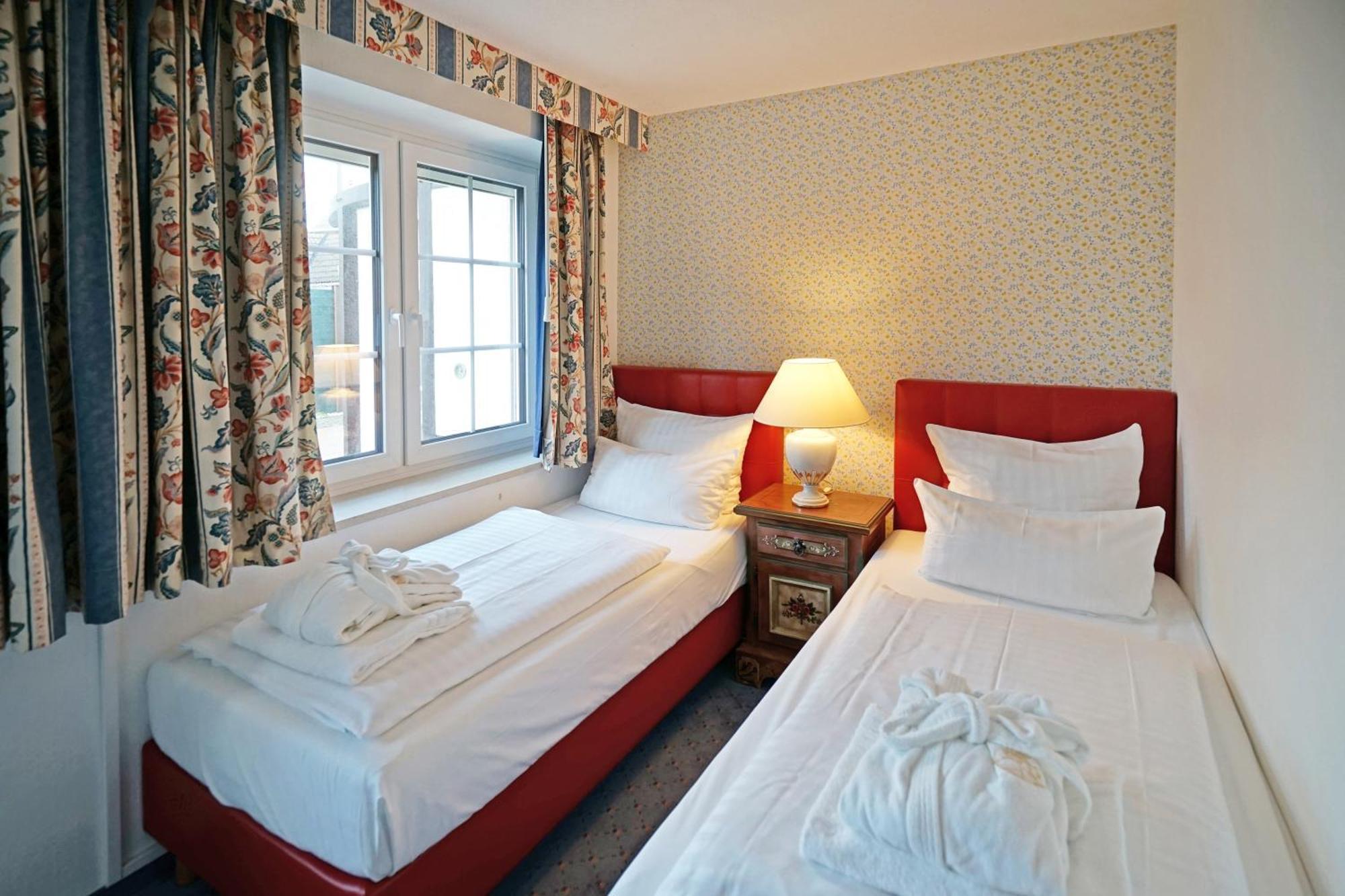 Hotel Appartement Landhaus Stutzi - Hotel Strandperle Cuxhaven Exteriör bild